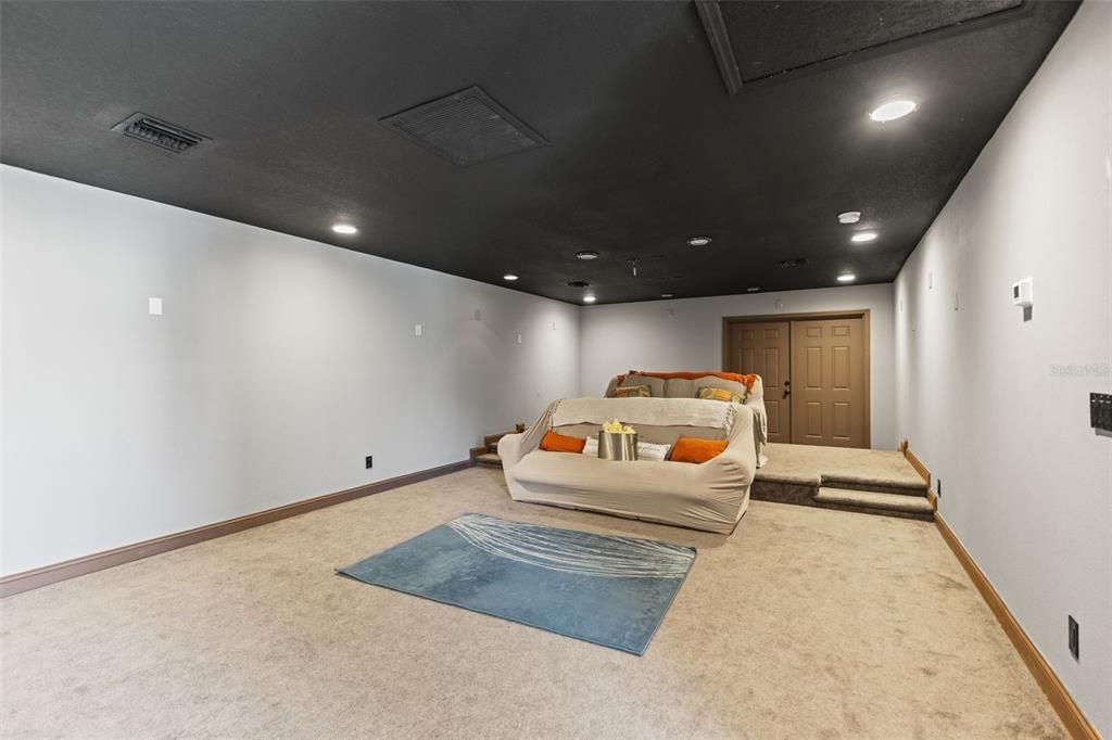 For Rent: $4,500 (5 beds, 3 baths, 4481 Square Feet)