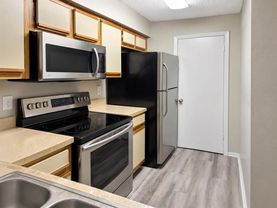 For Rent: $1,550 (2 beds, 2 baths, 962 Square Feet)