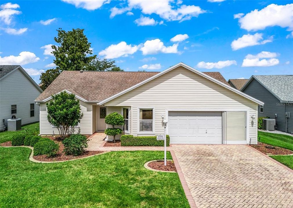 For Sale: $339,000 (3 beds, 2 baths, 1497 Square Feet)