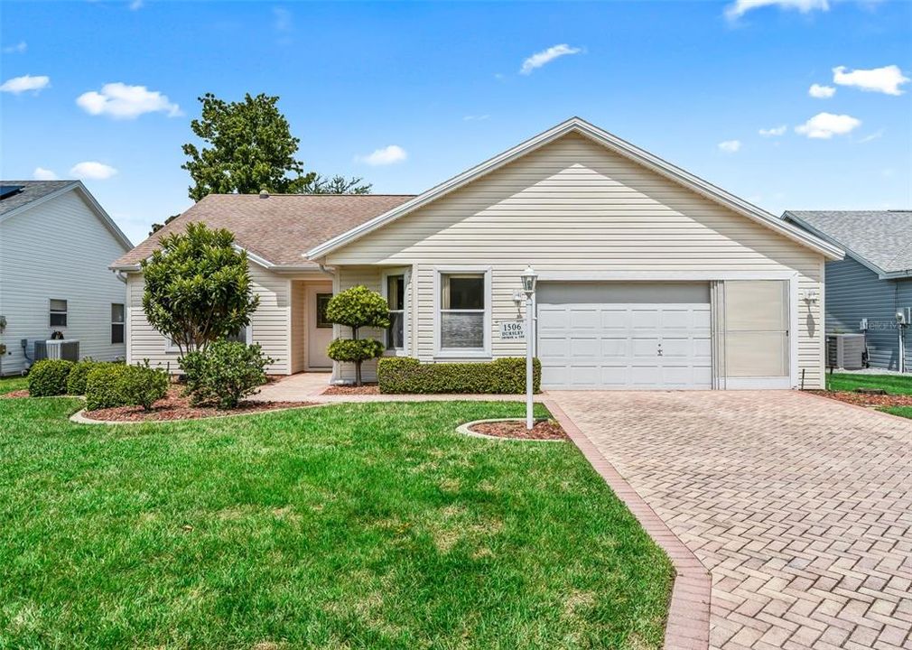 For Sale: $339,000 (3 beds, 2 baths, 1497 Square Feet)