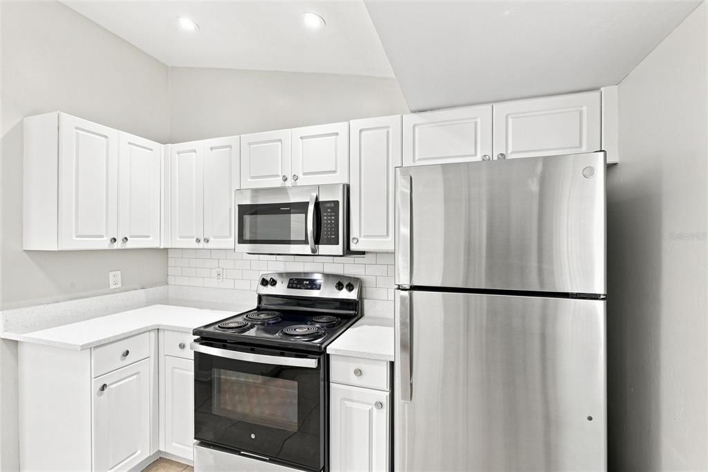 For Sale: $259,900 (3 beds, 2 baths, 1212 Square Feet)