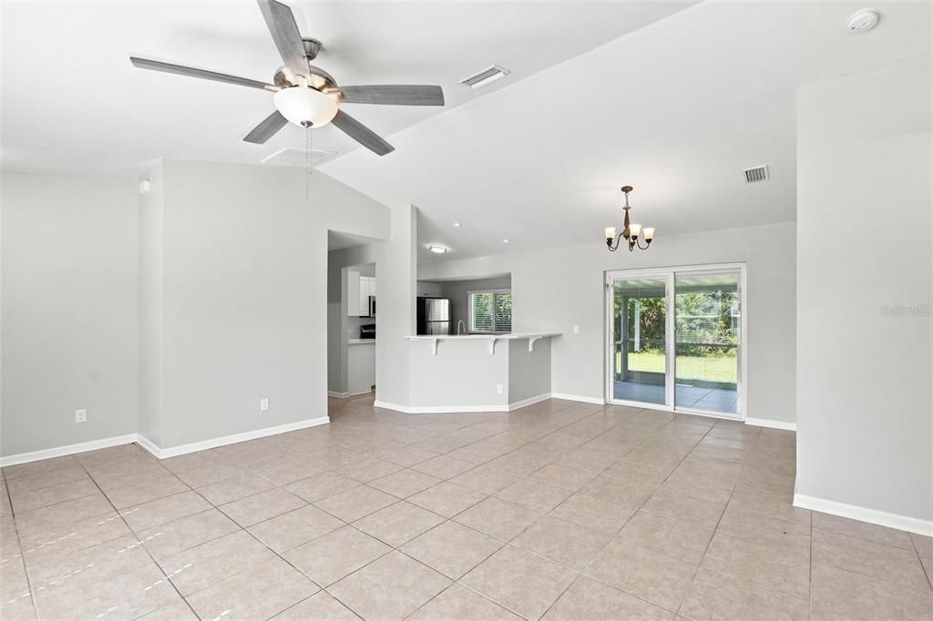 For Sale: $259,900 (3 beds, 2 baths, 1212 Square Feet)