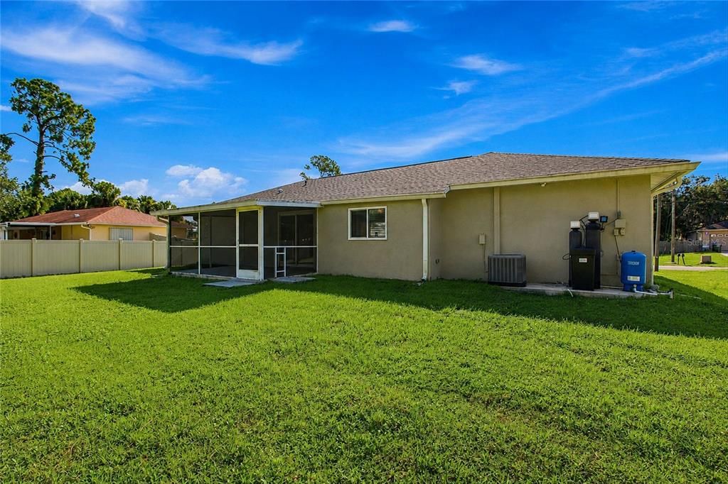 For Sale: $259,900 (3 beds, 2 baths, 1212 Square Feet)