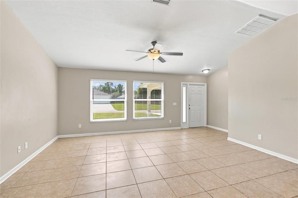 For Sale: $259,900 (3 beds, 2 baths, 1212 Square Feet)