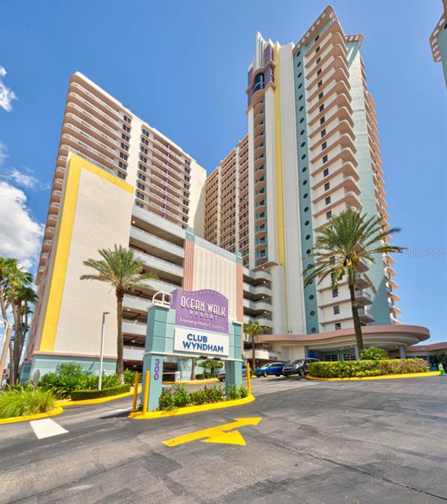 For Sale: $479,900 (2 beds, 2 baths, 1455 Square Feet)