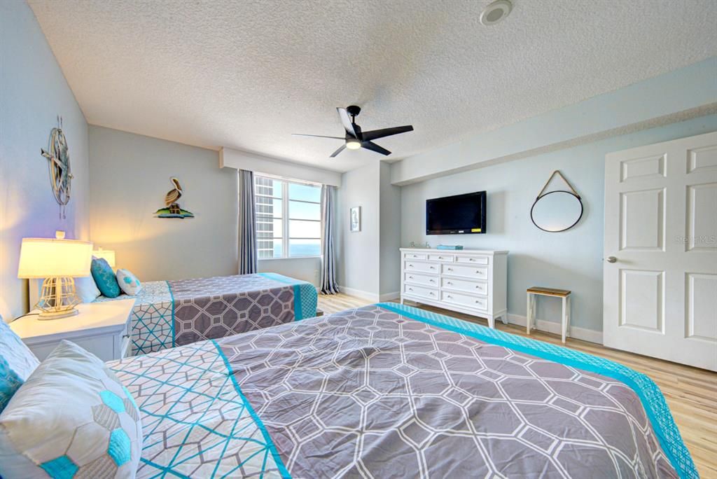 For Sale: $479,900 (2 beds, 2 baths, 1455 Square Feet)