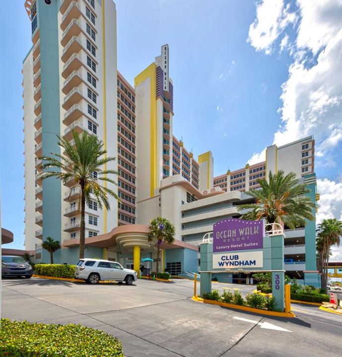 For Sale: $479,900 (2 beds, 2 baths, 1455 Square Feet)