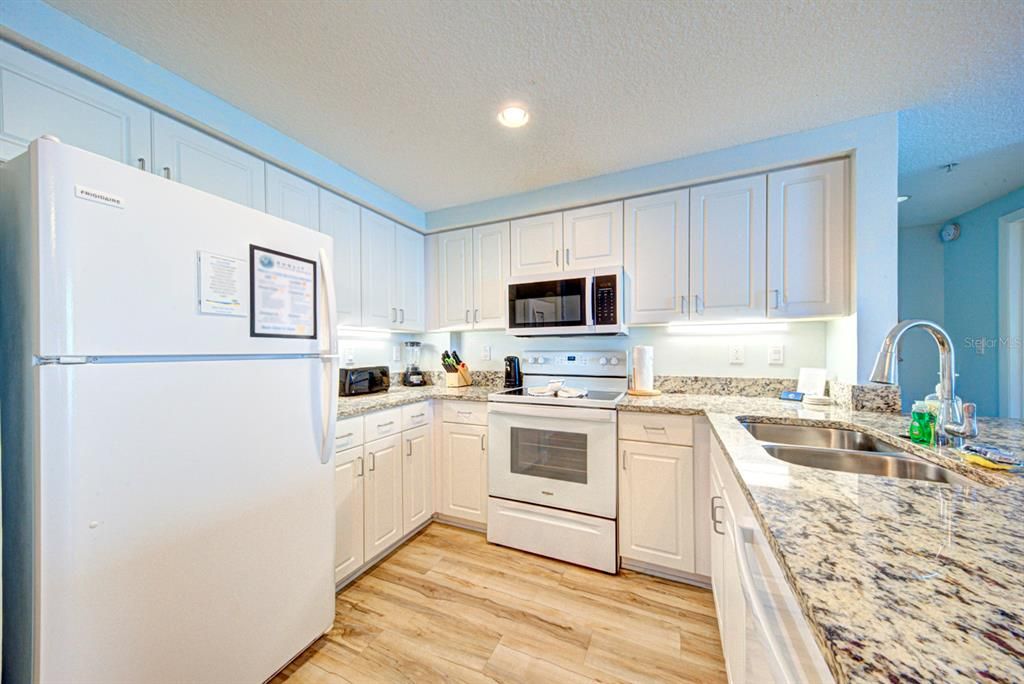 For Sale: $479,900 (2 beds, 2 baths, 1455 Square Feet)
