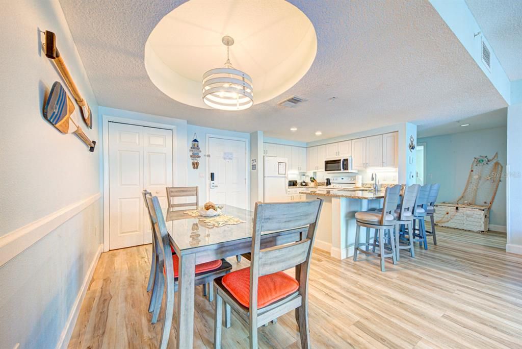 For Sale: $479,900 (2 beds, 2 baths, 1455 Square Feet)