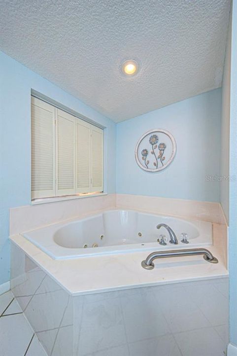 For Sale: $479,900 (2 beds, 2 baths, 1455 Square Feet)