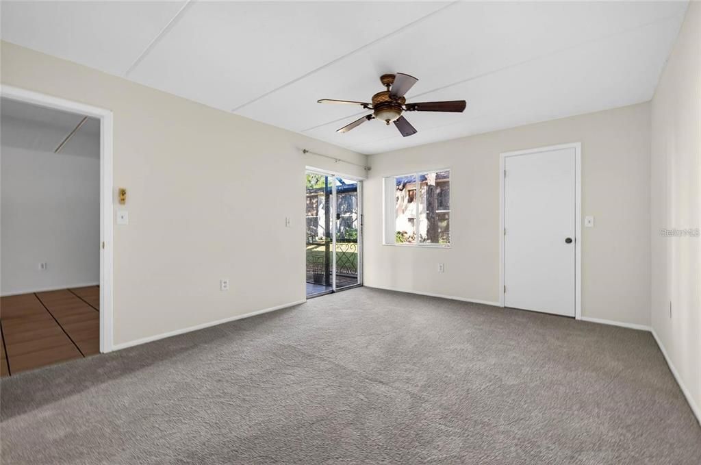 For Sale: $170,000 (2 beds, 2 baths, 1054 Square Feet)