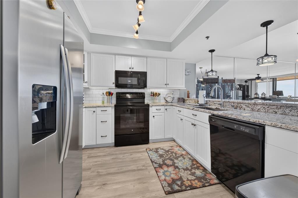 For Sale: $875,000 (2 beds, 2 baths, 1348 Square Feet)