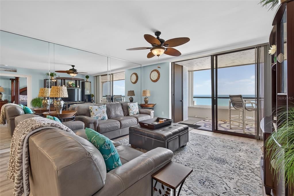 For Sale: $875,000 (2 beds, 2 baths, 1348 Square Feet)