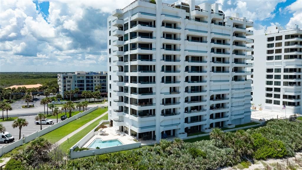 For Sale: $875,000 (2 beds, 2 baths, 1348 Square Feet)