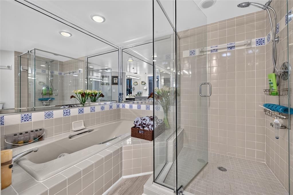 For Sale: $875,000 (2 beds, 2 baths, 1348 Square Feet)