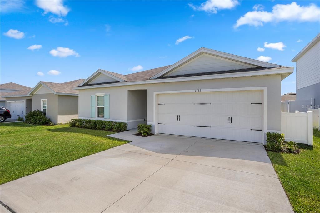 For Rent: $2,000 (3 beds, 2 baths, 1450 Square Feet)