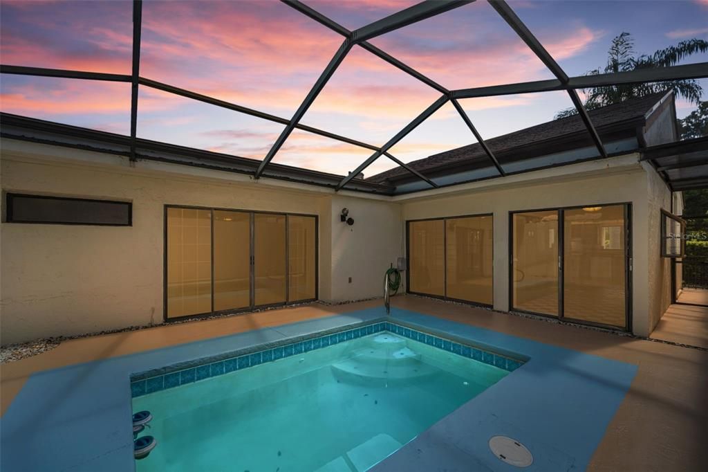 Activo con contrato: $222,000 (2 camas, 2 baños, 1378 Pies cuadrados)