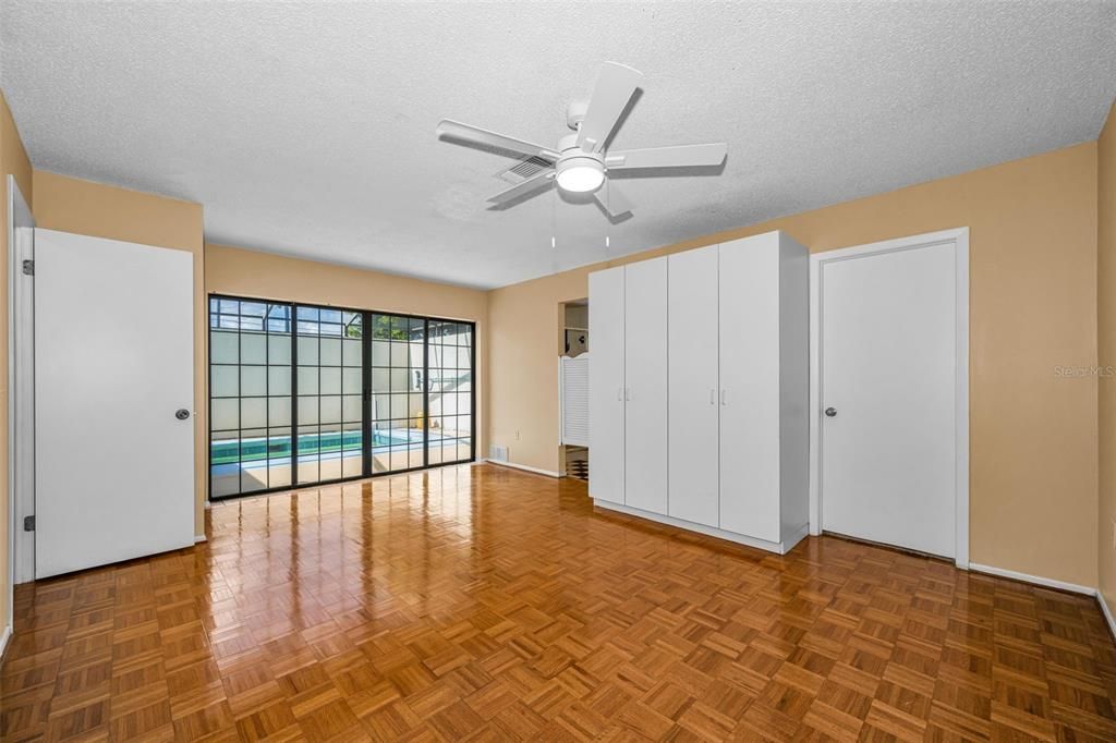 Activo con contrato: $222,000 (2 camas, 2 baños, 1378 Pies cuadrados)