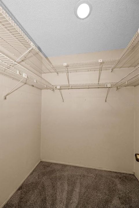 Activo con contrato: $222,000 (2 camas, 2 baños, 1378 Pies cuadrados)
