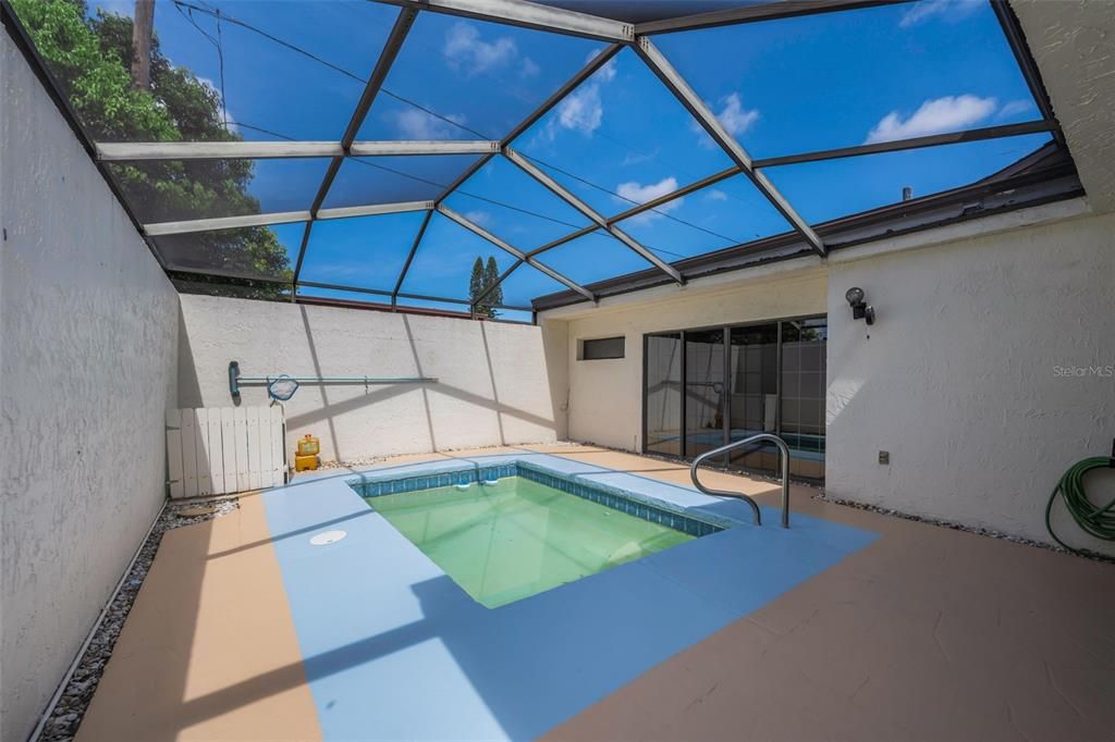 Activo con contrato: $222,000 (2 camas, 2 baños, 1378 Pies cuadrados)