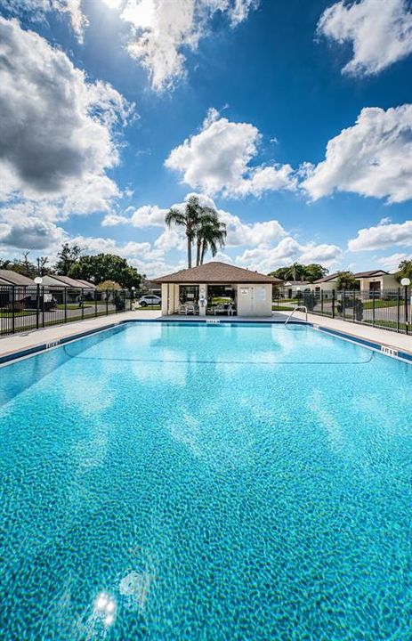 Activo con contrato: $222,000 (2 camas, 2 baños, 1378 Pies cuadrados)