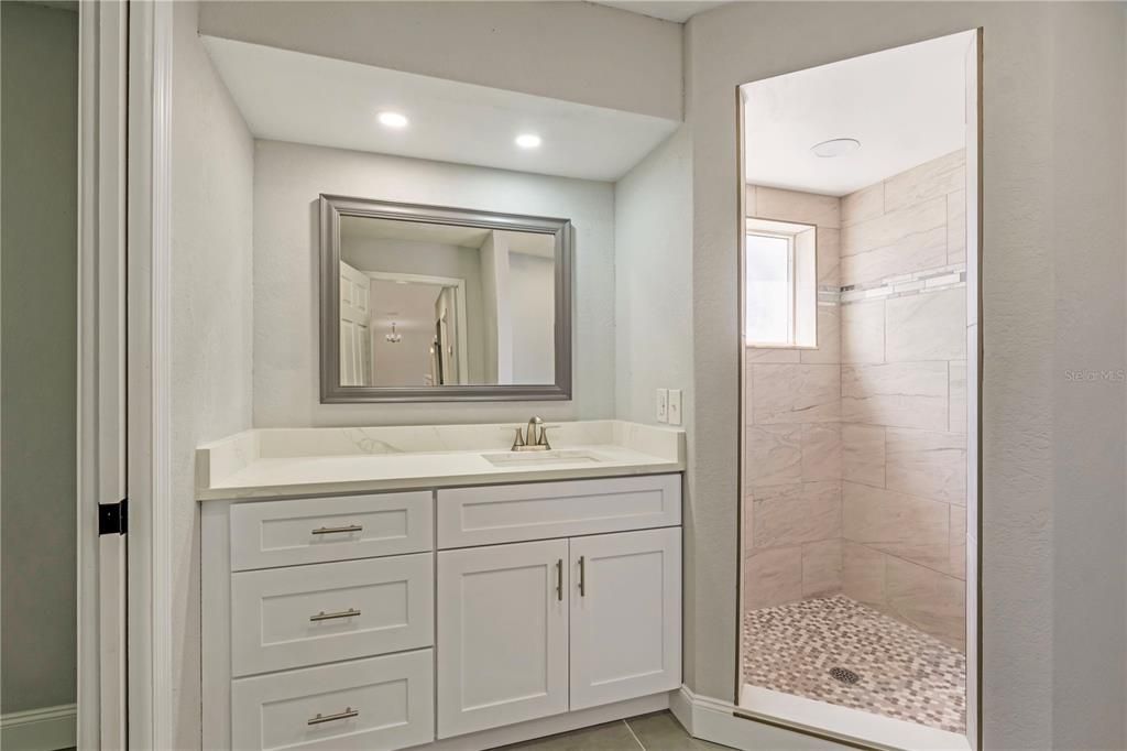 Active With Contract: $315,000 (2 beds, 2 baths, 1293 Square Feet)