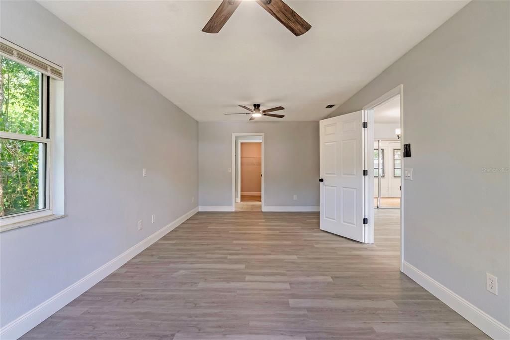 Active With Contract: $315,000 (2 beds, 2 baths, 1293 Square Feet)