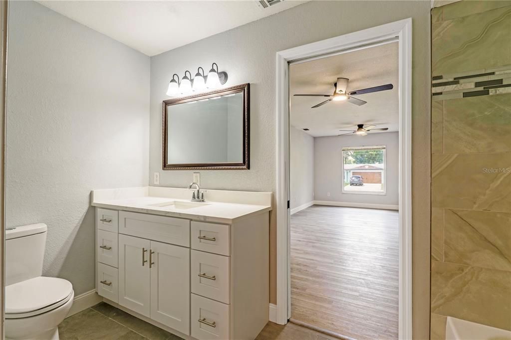 Active With Contract: $315,000 (2 beds, 2 baths, 1293 Square Feet)