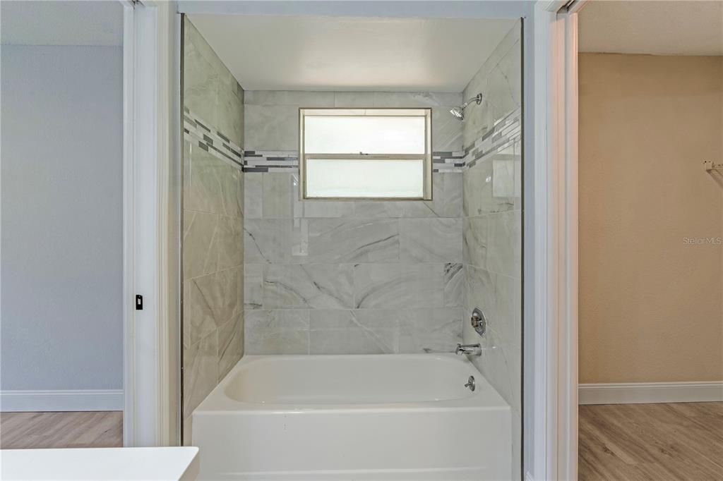 Active With Contract: $315,000 (2 beds, 2 baths, 1293 Square Feet)