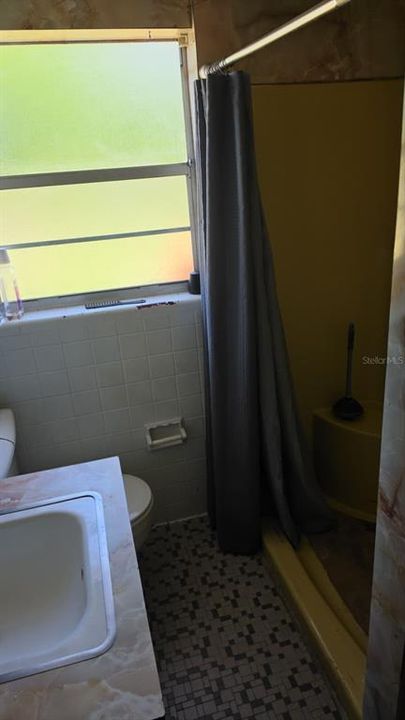 На продажу: $192,000 (3 спален, 1 ванн, 696 Квадратных фут)