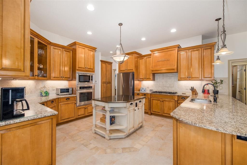 For Sale: $899,900 (5 beds, 3 baths, 3220 Square Feet)