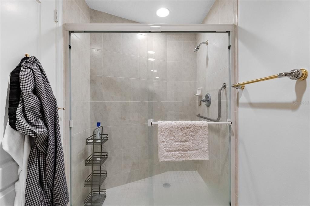 For Rent: $8,500 (3 beds, 3 baths, 2500 Square Feet)