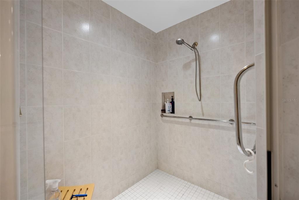 For Rent: $8,500 (3 beds, 3 baths, 2500 Square Feet)