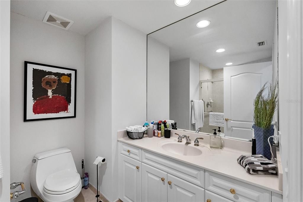 For Rent: $8,500 (3 beds, 3 baths, 2500 Square Feet)