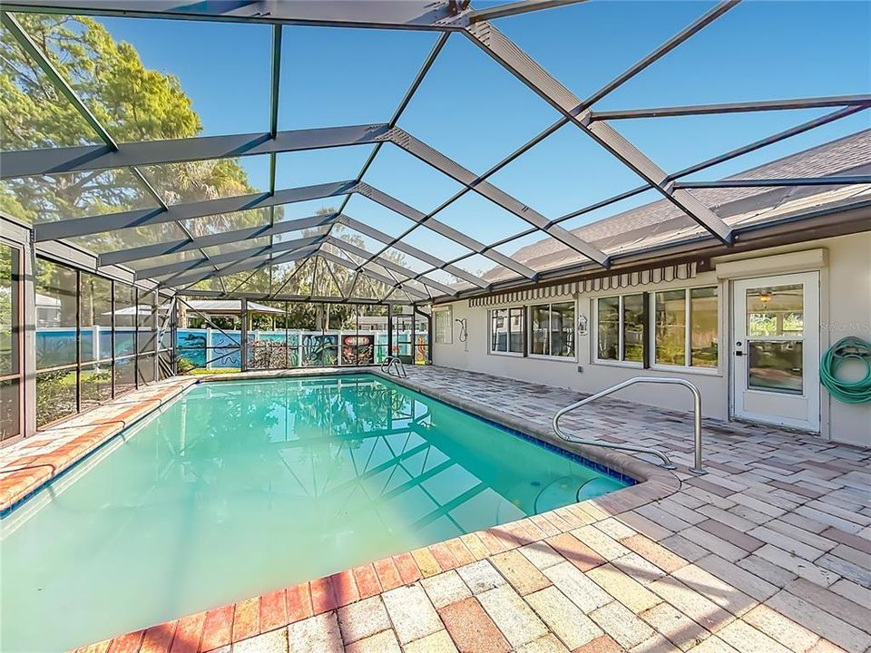 En Venta: $790,000 (3 camas, 2 baños, 1998 Pies cuadrados)