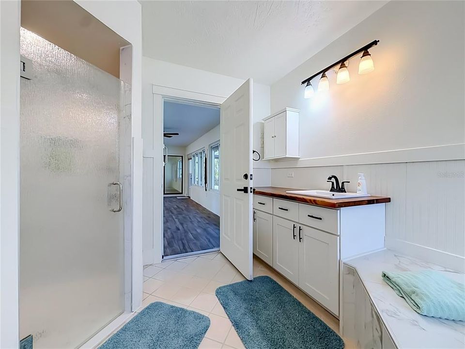 En Venta: $790,000 (3 camas, 2 baños, 1998 Pies cuadrados)