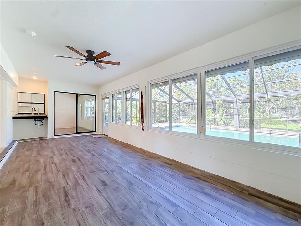 En Venta: $790,000 (3 camas, 2 baños, 1998 Pies cuadrados)