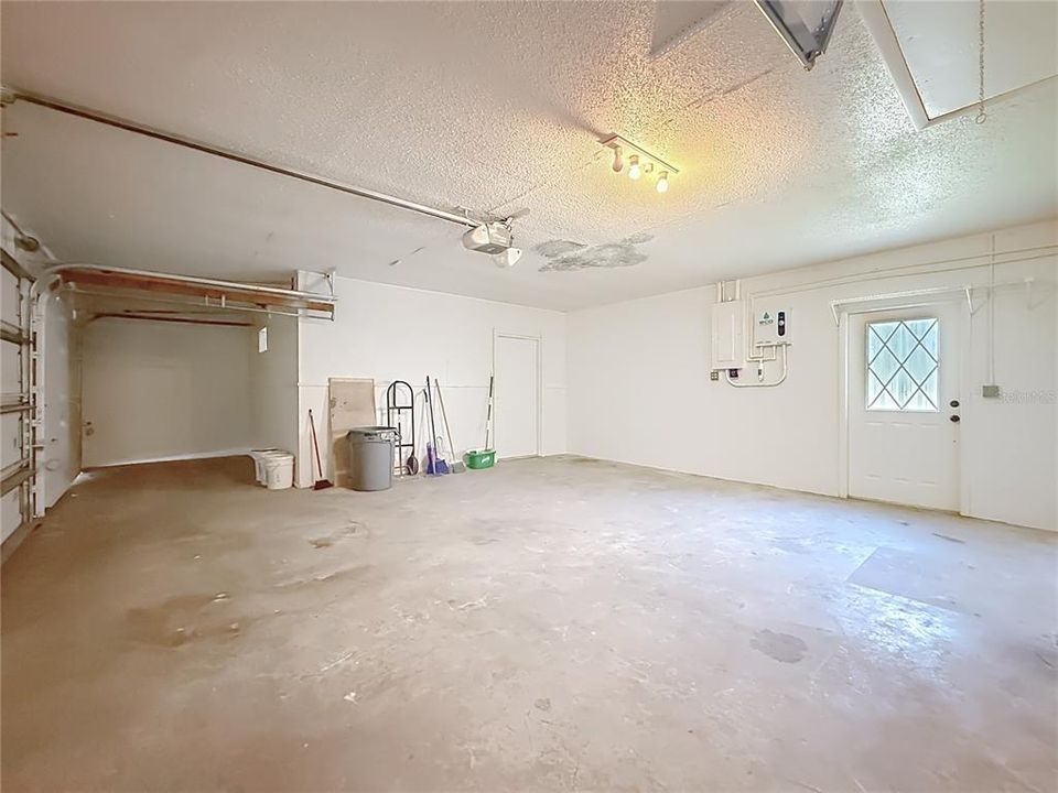 En Venta: $790,000 (3 camas, 2 baños, 1998 Pies cuadrados)