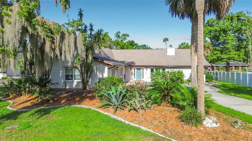 En Venta: $790,000 (3 camas, 2 baños, 1998 Pies cuadrados)