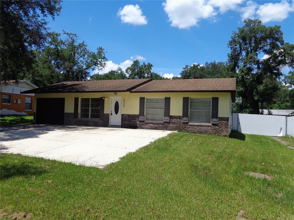 For Sale: $220,000 (3 beds, 1 baths, 1014 Square Feet)