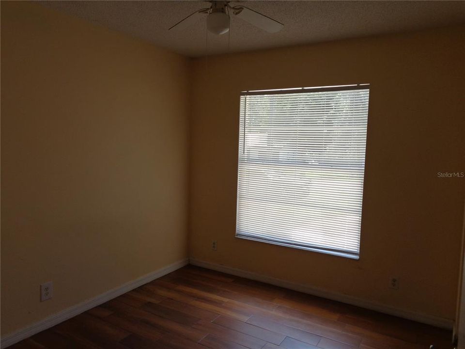 For Sale: $220,000 (3 beds, 1 baths, 1014 Square Feet)