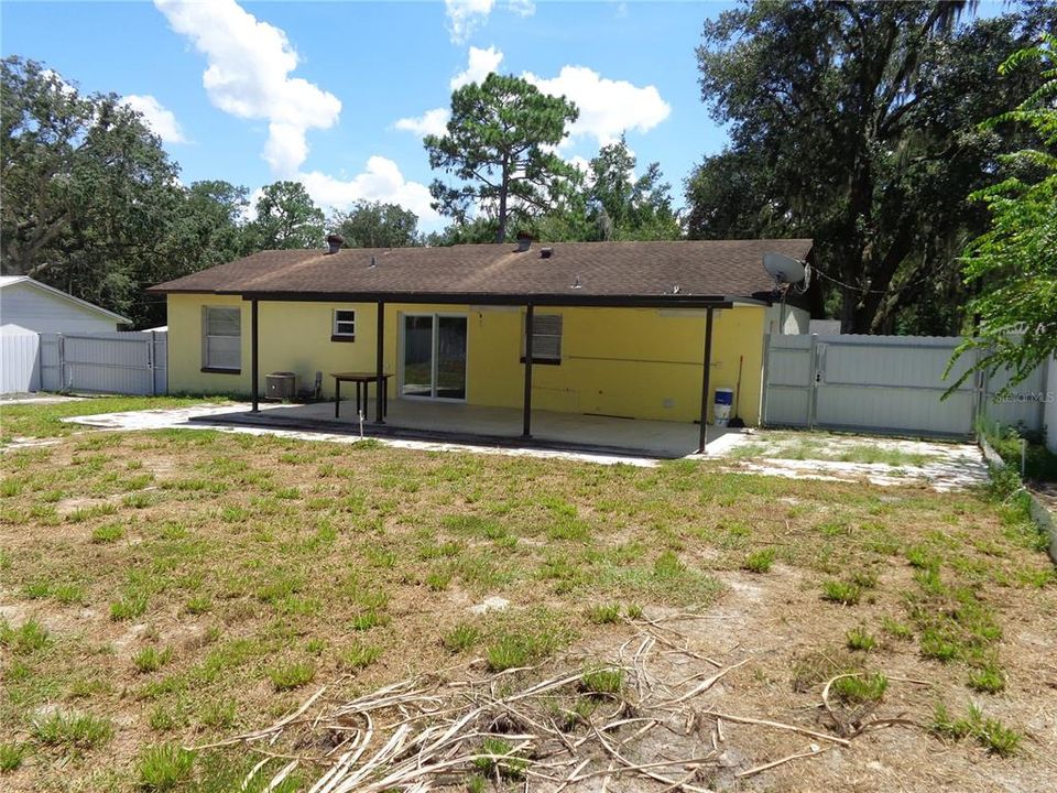 For Sale: $220,000 (3 beds, 1 baths, 1014 Square Feet)