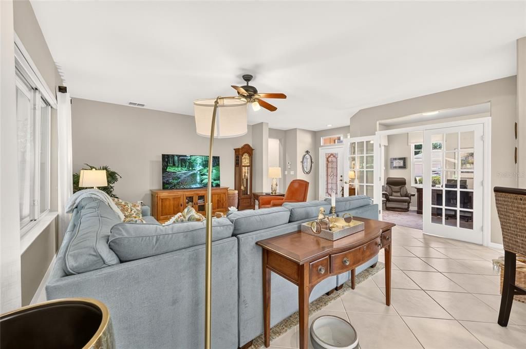 For Sale: $339,900 (2 beds, 2 baths, 1649 Square Feet)