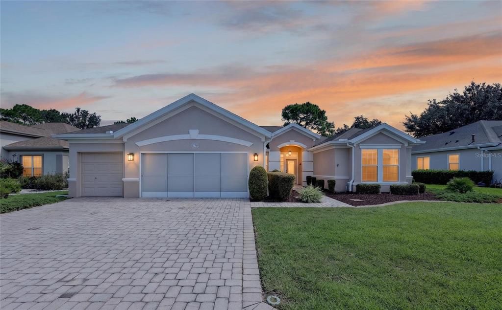 For Sale: $339,900 (2 beds, 2 baths, 1649 Square Feet)