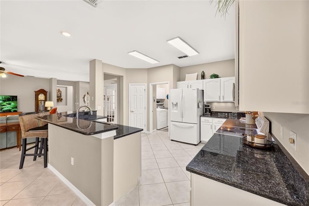 For Sale: $339,900 (2 beds, 2 baths, 1649 Square Feet)