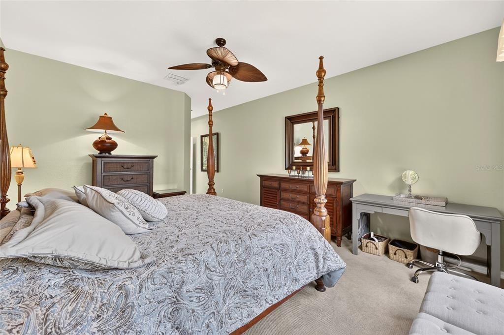 For Sale: $339,900 (2 beds, 2 baths, 1649 Square Feet)