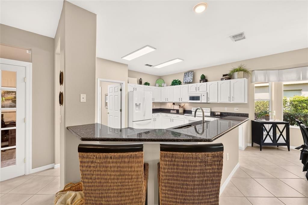 For Sale: $339,900 (2 beds, 2 baths, 1649 Square Feet)