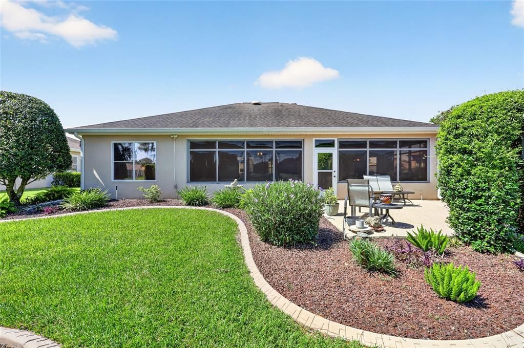 For Sale: $339,900 (2 beds, 2 baths, 1649 Square Feet)