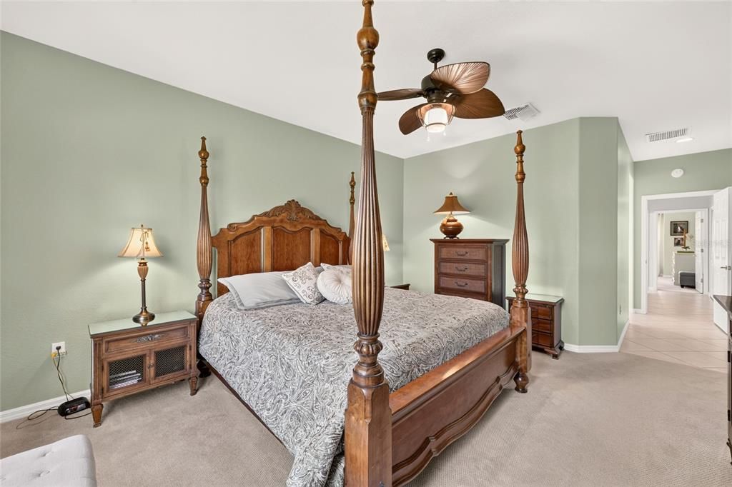 For Sale: $339,900 (2 beds, 2 baths, 1649 Square Feet)