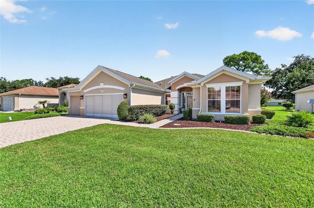 For Sale: $339,900 (2 beds, 2 baths, 1649 Square Feet)